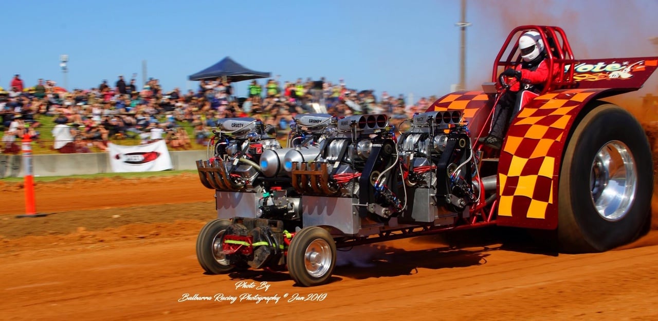 Vintage and Modified Tractor Pull